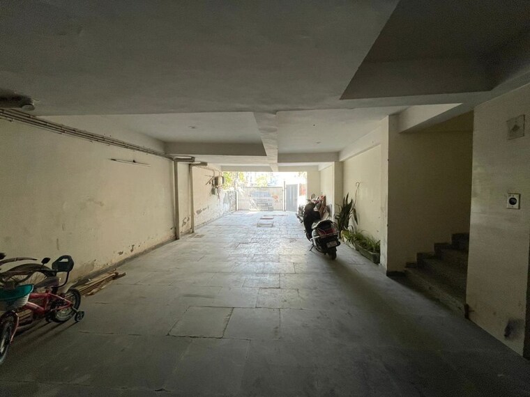  Parking, green fields colony 3 Bedroom 270 Sq.Ft. Builder Floor In Green Fields Colony Faridabad 10013010