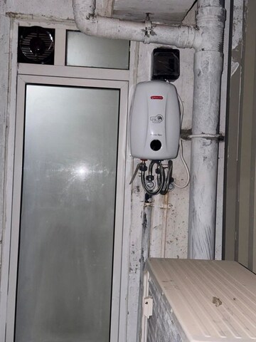 Bathroom in 3 BHK Apartment at Kalpataru Immensa, Kolshet Road – for Sale