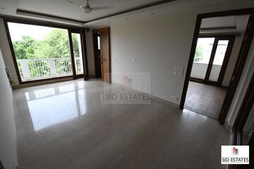 Room in 4 BHK Builder Floor at Safdarjung Development Area – for Rent