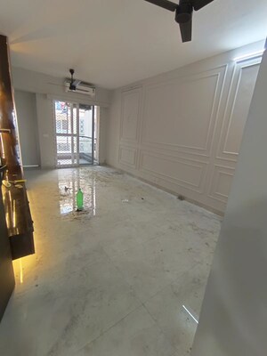 Room in 3.5 BHK Apartment at Signature Global City, Sector 37d – for Rent