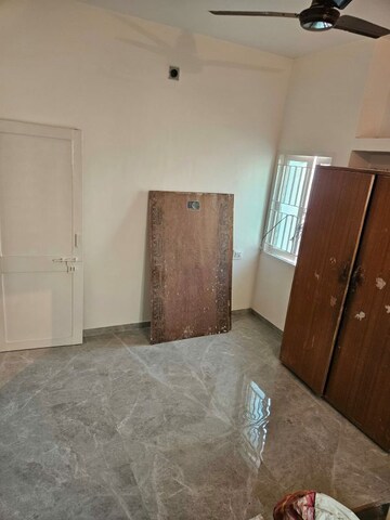 Bedroom in 2 BHK Apartment at Thaltej – for Rent