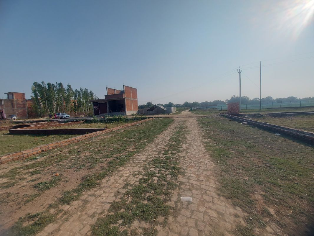 Plot For Sale in Raebareli Road