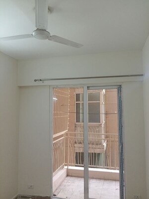 Room in 2.5 BHK Apartment at Mahagun Mywoods II, Sector 16c Greater Noida – for Rent