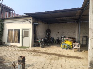  Warehouse – Exterior View View at Siwlar - for Rent
