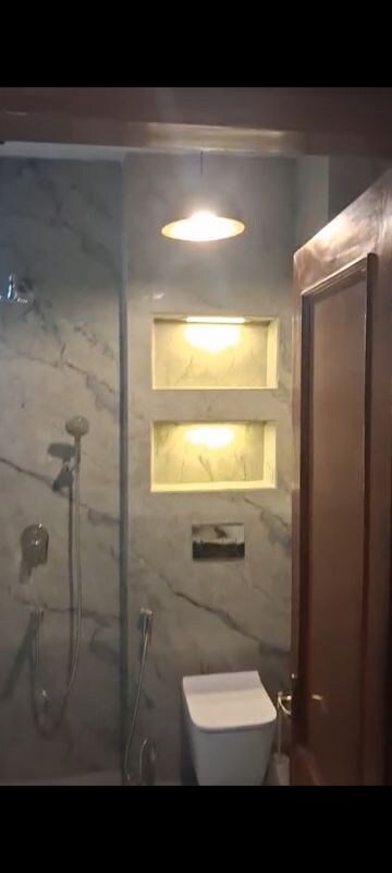 Furnished Amenities in 4 BHK Builder Floor at Sarvodaya Enclave – for Rent