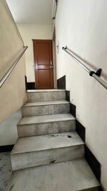 Staircase in 4 BHK Apartment at Ambawadi – for Rent