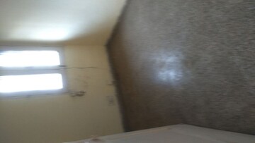 Room in 5 BHK Independent House at Arun Vihar Sector 37, Sector 37 – for Rent