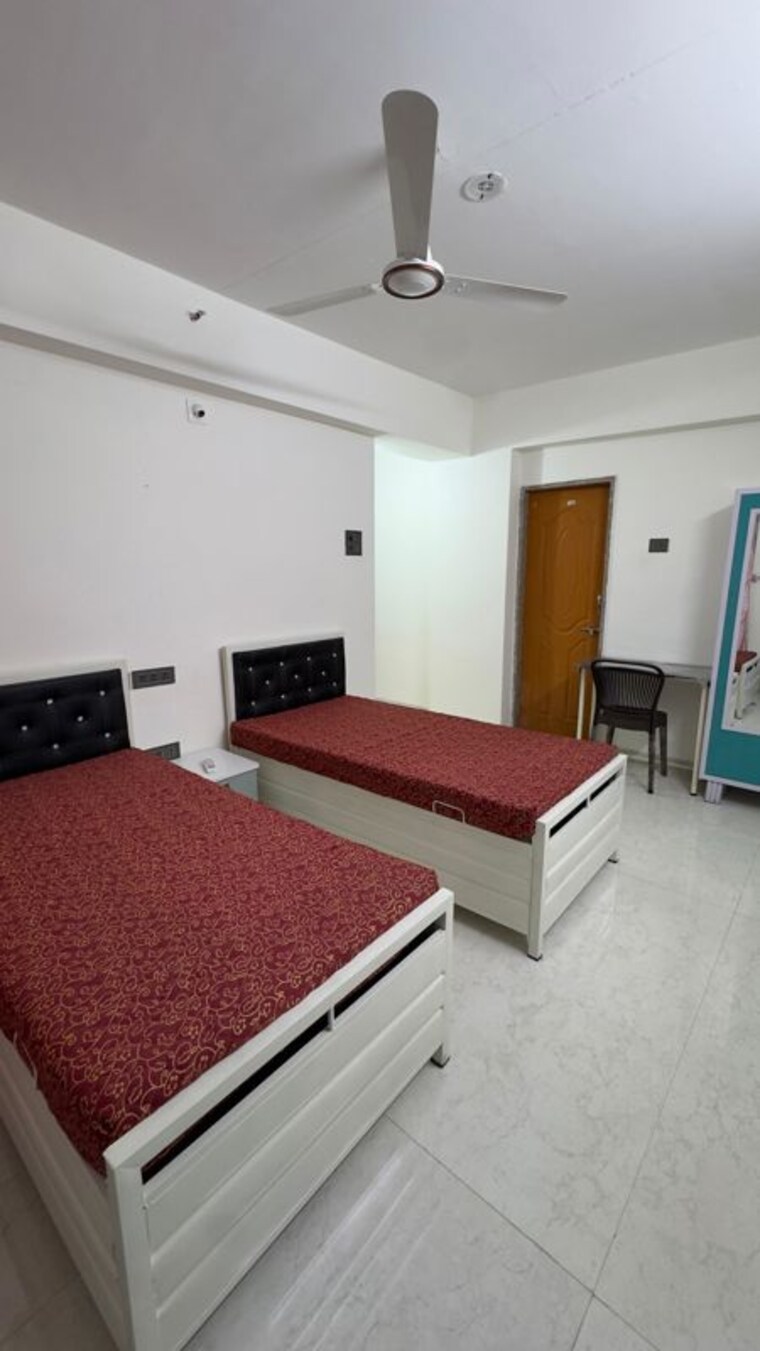 Bedroom, ghatkopar west Pg For Boys & Girls In Ghatkopar West 10013100
