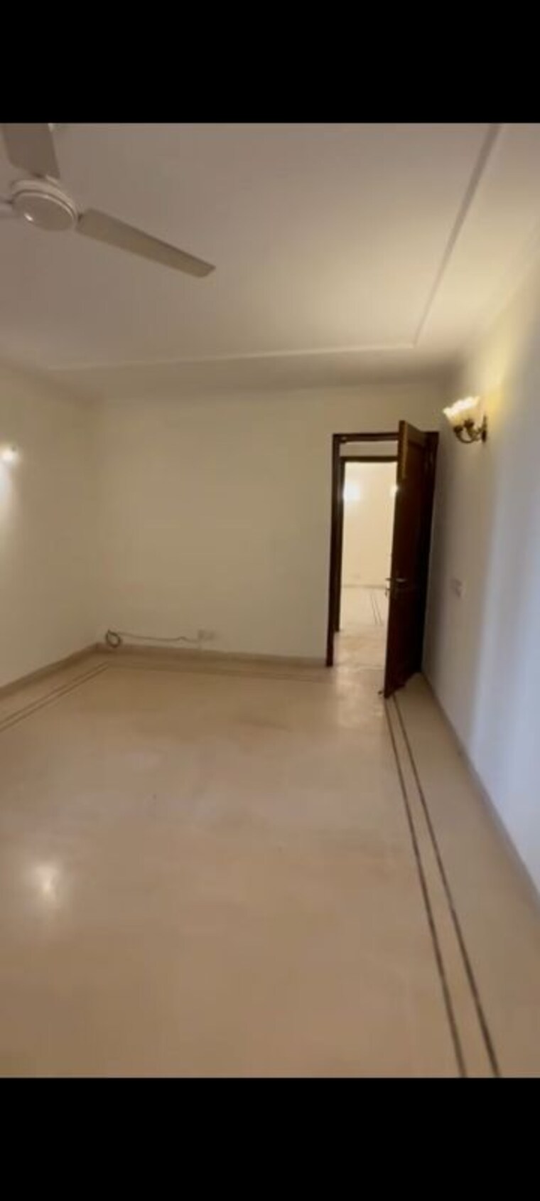 Room, sarvodaya enclave 4 Bedroom 500 Sq.Yd. Builder Floor In Sarvodaya Enclave Delhi 10013118