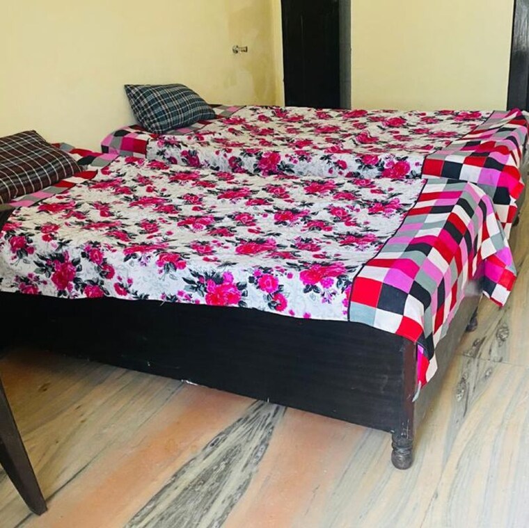 Bedroom, sector 59 Pg For Girls In Sector 59 10013119