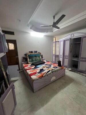 Parking in 5 BHK Apartment at Rohini Sector 13 – for Sale