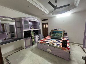 Parking in 5 BHK Apartment at Rohini Sector 13 – for Sale