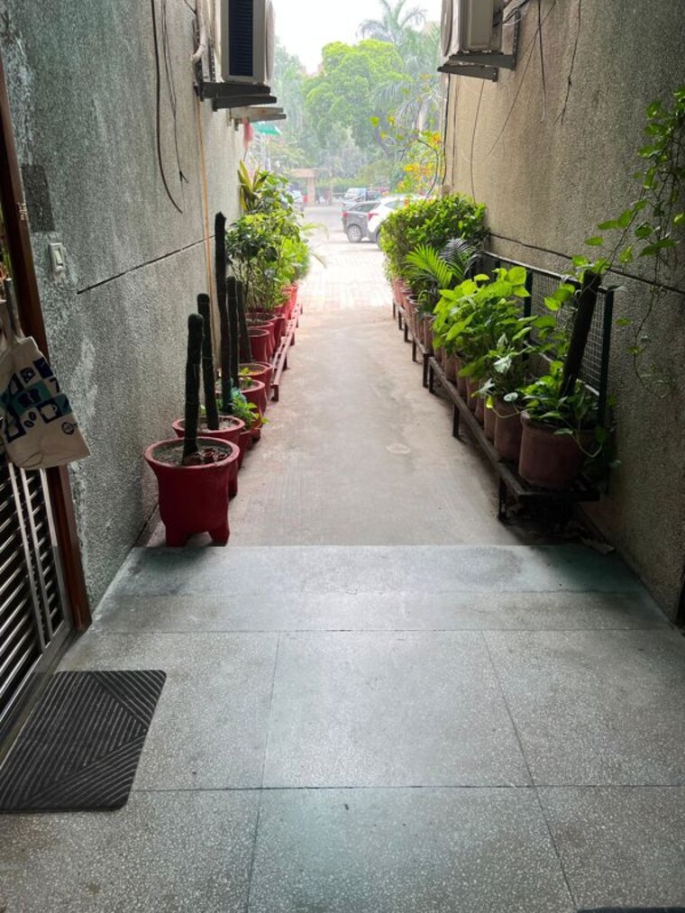 Balcony, rohini sector 13 5 Bedroom 2000 Sq.Ft. Apartment In Rohini Sector 13 Delhi 10013112