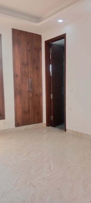Room in 2 BHK Builder Floor at Neb Sarai – for Rent