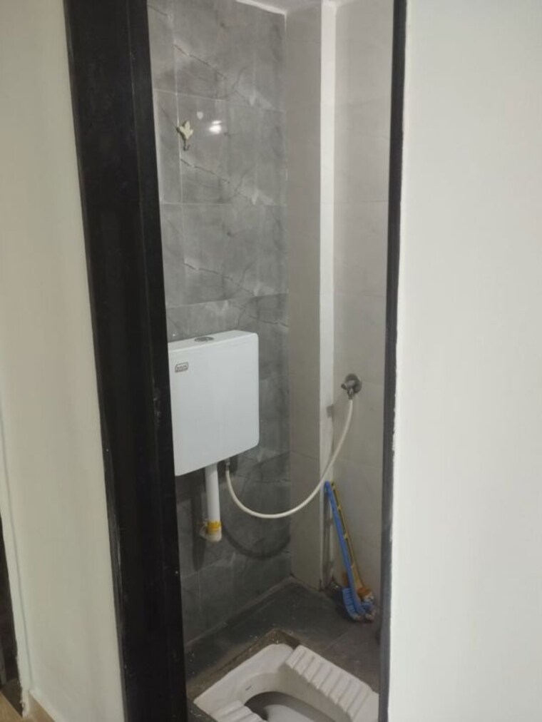 Bathroom, saket-world 2 Bedroom 999 Sq.Ft. Apartment In Kalyan East Thane 10013141