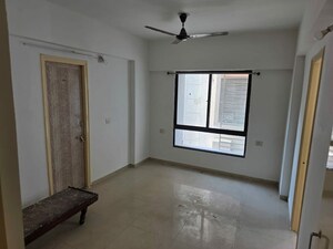 Room in 3 BHK Apartment at Gota – for Rent