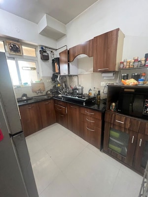 Kitchen in 2.5 BHK Apartment at Hiranandani Meadows, Manpada – for Rent