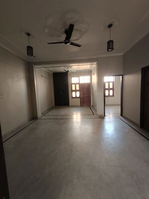Living Room in 2 BHK Builder Floor at Sector 46 – for Rent