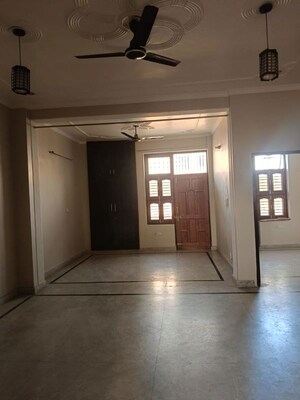 Living Room in 2 BHK Builder Floor at Sector 46 – for Rent