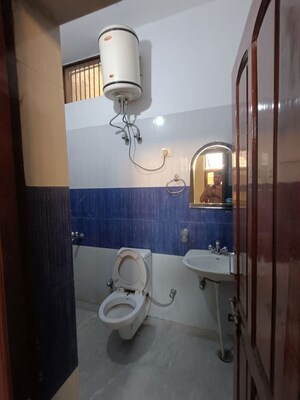 Bathroom in 2 BHK Builder Floor at Sector 46 – for Rent