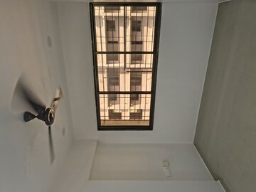 Room in 2 BHK Apartment at Kurla East – for Rent