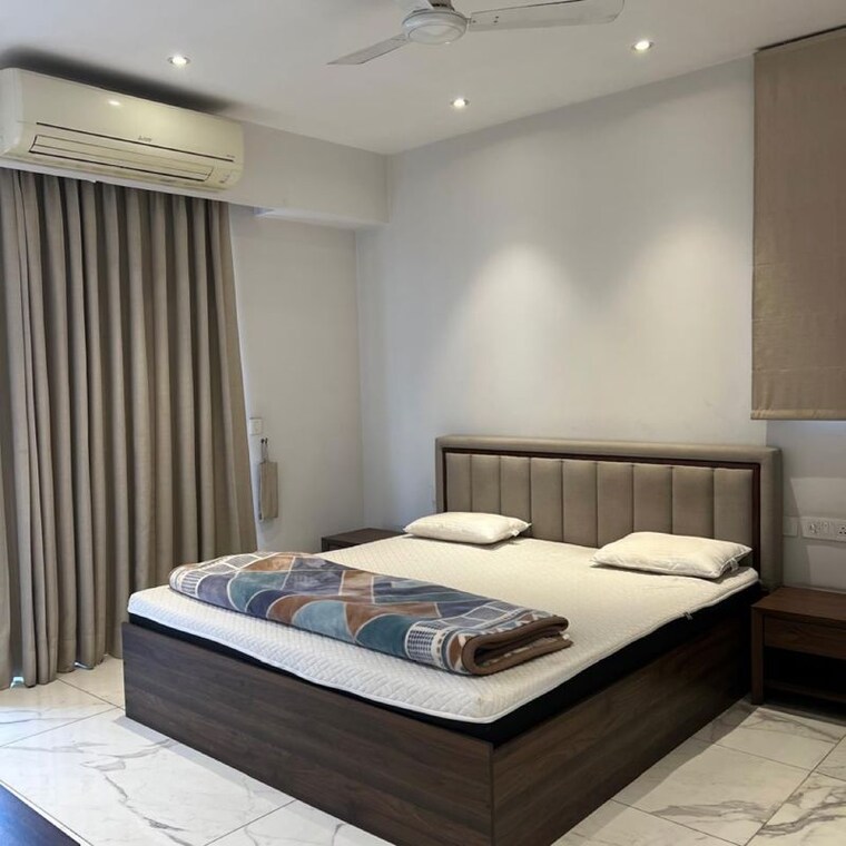 Bedroom, sector 14 5 Bedroom 720 Sq.Yd. Builder Floor In Sector 14 Gurgaon 10013182