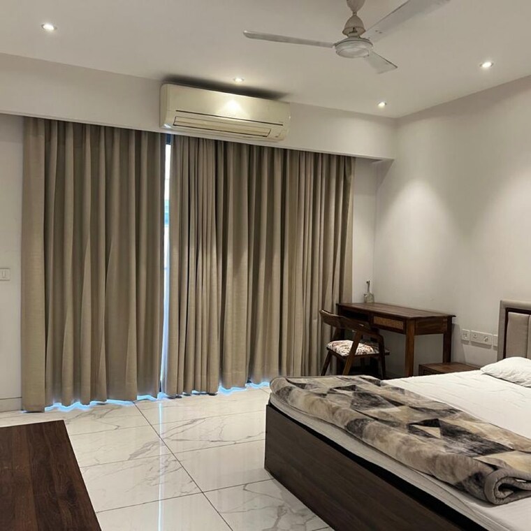 Bedroom, sector 14 5 Bedroom 720 Sq.Yd. Builder Floor In Sector 14 Gurgaon 10013182