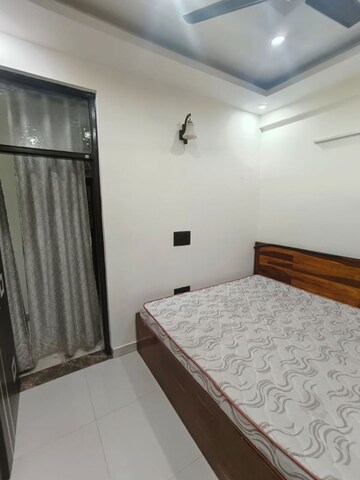 Bedroom in 2 BHK Apartment at Niti Khand – for Rent