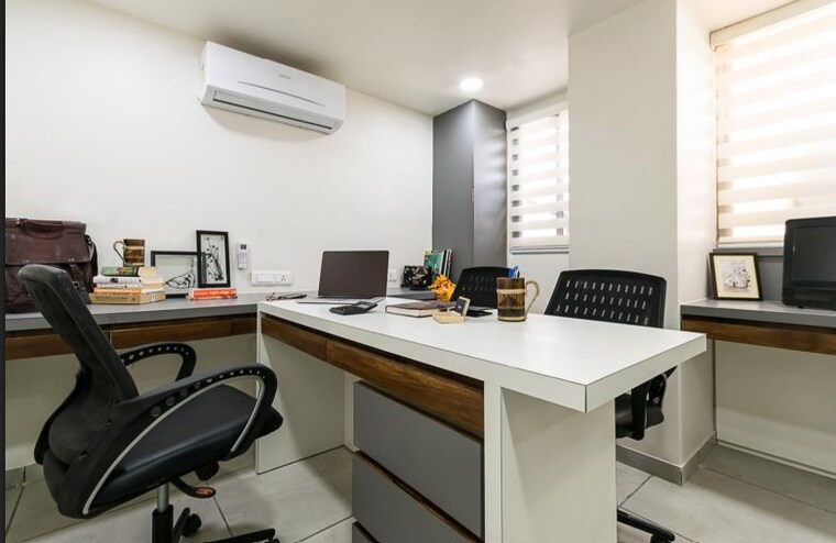 Team Area, prahlad nagar Commercial Office Space 1230 Sq.Ft. In Prahlad Nagar Ahmedabad 10013181