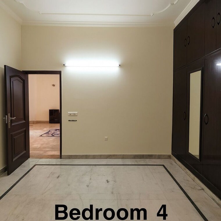Bedroom, pitampura 3 Bedroom 200 Sq.Yd. Builder Floor In Pitampura Delhi 10013178