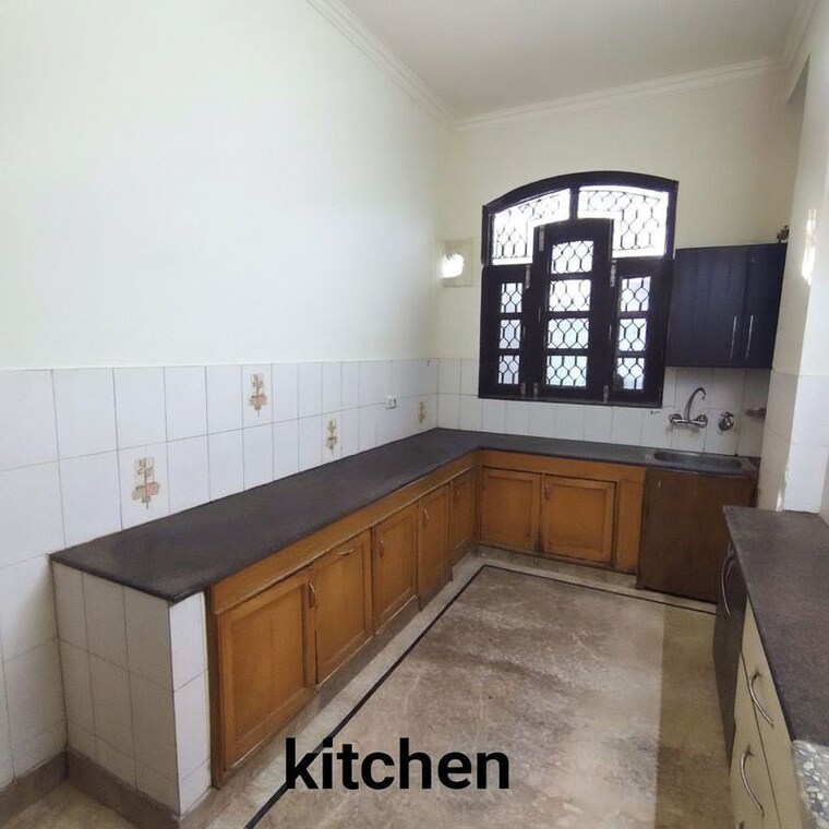 Kitchen, pitampura 3 Bedroom 200 Sq.Yd. Builder Floor In Pitampura Delhi 10013178