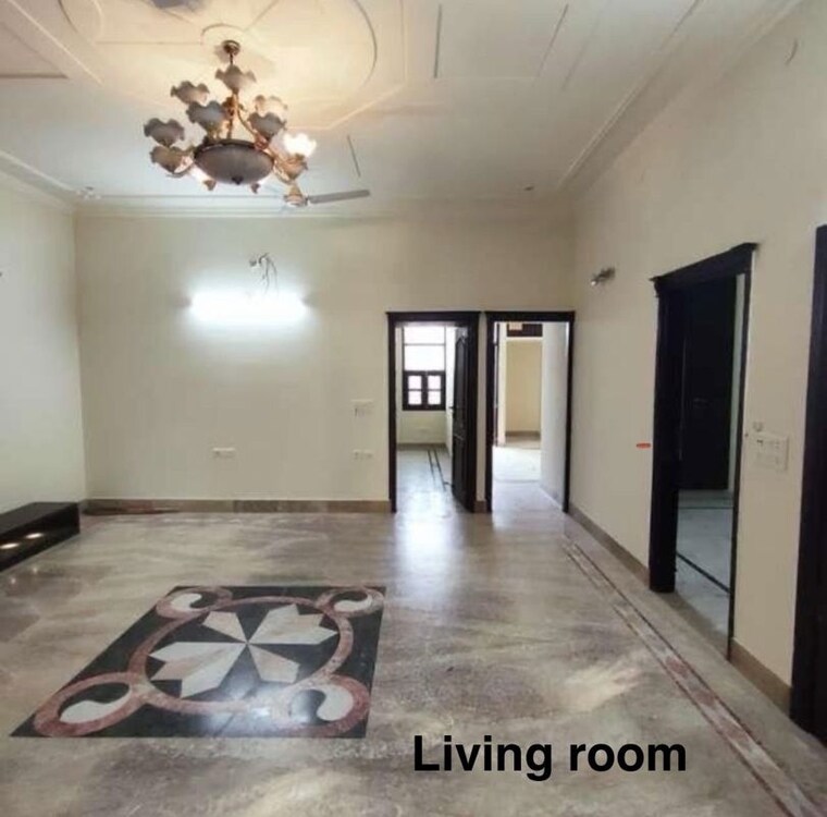 undefined, pitampura 3 Bedroom 200 Sq.Yd. Builder Floor In Pitampura Delhi 10013178