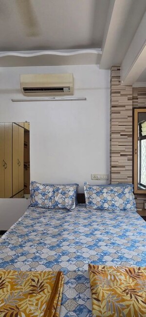 Bedroom in 4 BHK Villa at Chembur – for Rent