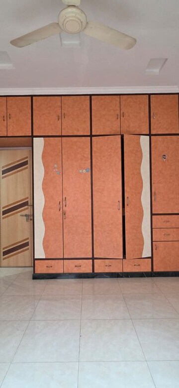 Room in 4 BHK Villa at Chembur – for Rent