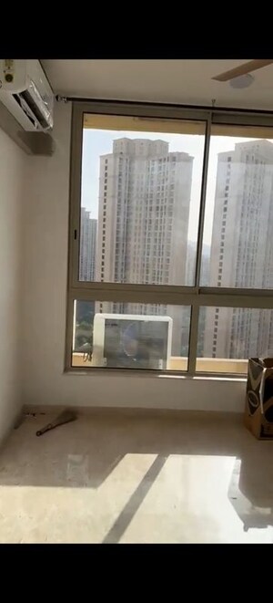 Room in 2 BHK Apartment at Hiranandani Delanna, Ghodbunder Road – for Rent