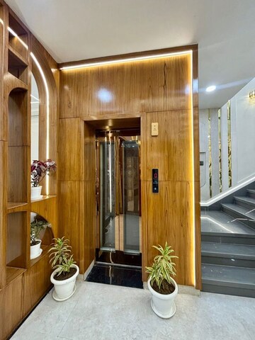 Furnished Amenities in 5 BHK Villa at Vaishali Nagar – for Sale