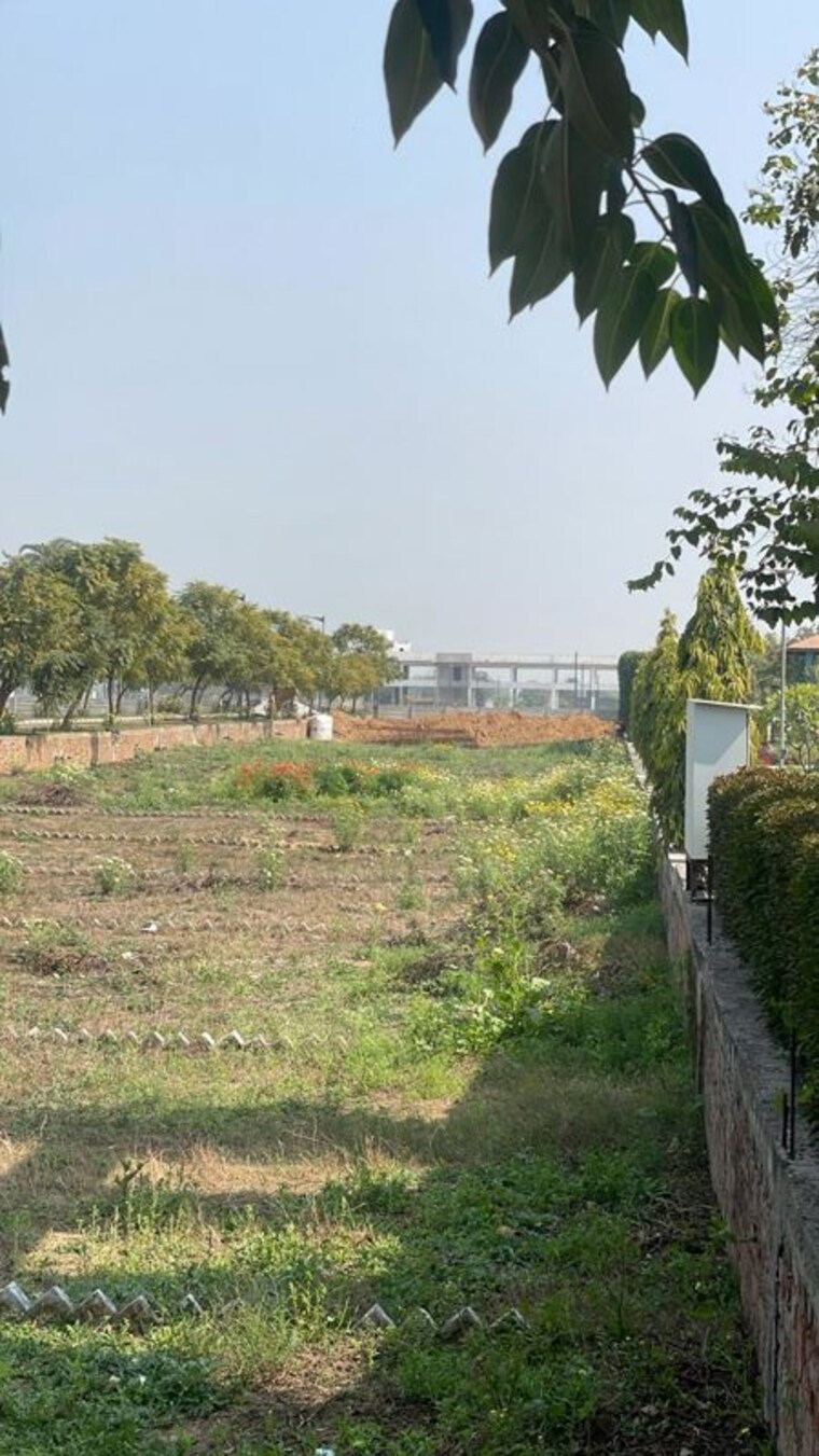 Garden, rambha-corona-greens  113 Sq.Yd. Plot In Sohna Sector 5 Gurgaon 10013222