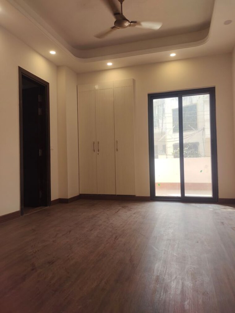 Room, east of kailash 3 Bedroom 2000 Sq.Ft. Builder Floor In East Of Kailash Delhi 10013235