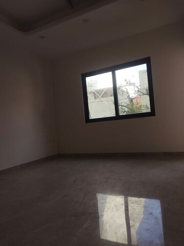 Room in 3 BHK Builder Floor at East Of Kailash – for Sale