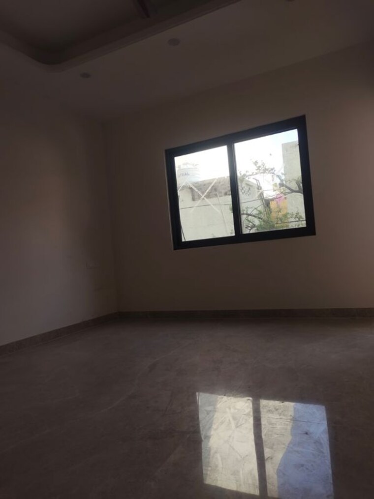 Room, east of kailash 3 Bedroom 2000 Sq.Ft. Builder Floor In East Of Kailash Delhi 10013235