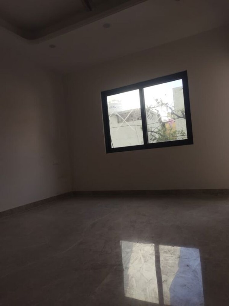 Room, east of kailash 3 Bedroom 2000 Sq.Ft. Builder Floor In East Of Kailash Delhi 10013235
