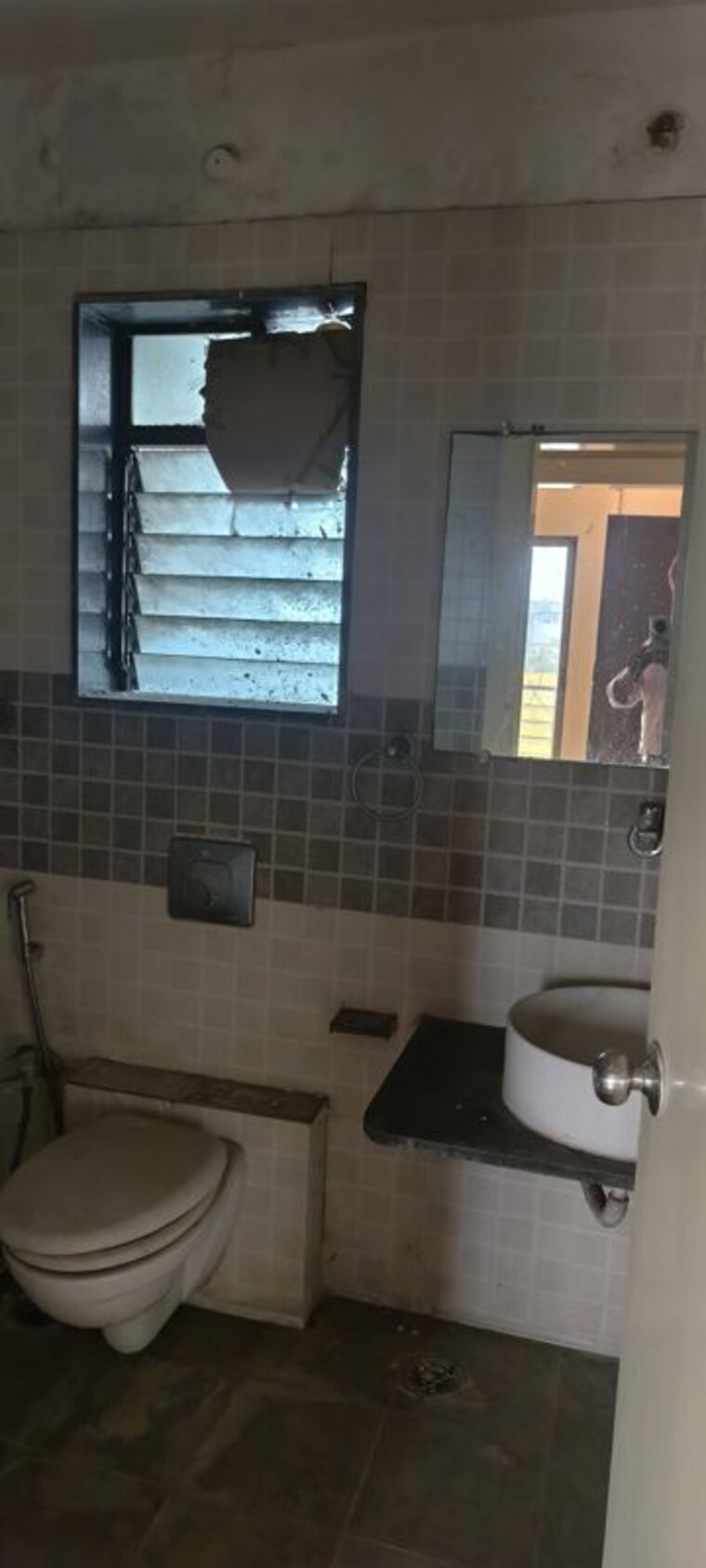 Bathroom, shankar nagar 3 Bedroom 1600 Sq.Ft. Apartment In Shankar Nagar Raipur 10013245