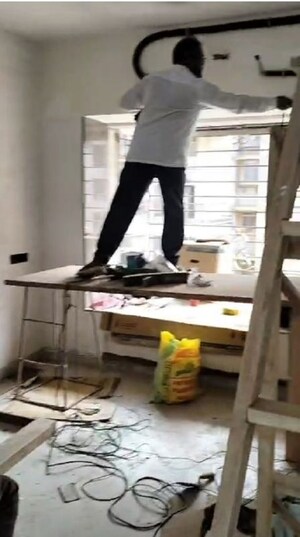 Room in 2 BHK Apartment at Sindhi Society, Chembur – for Rent