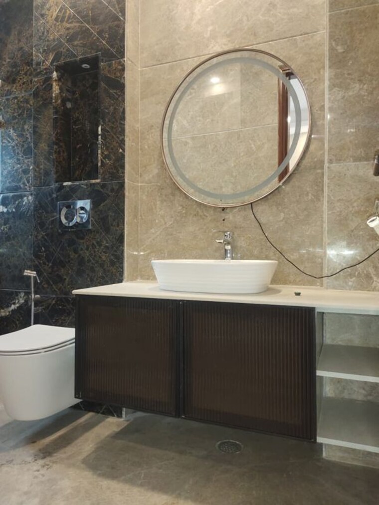 Bathroom, east of kailash 3 Bedroom 1800 Sq.Ft. Builder Floor In East Of Kailash Delhi 10013247