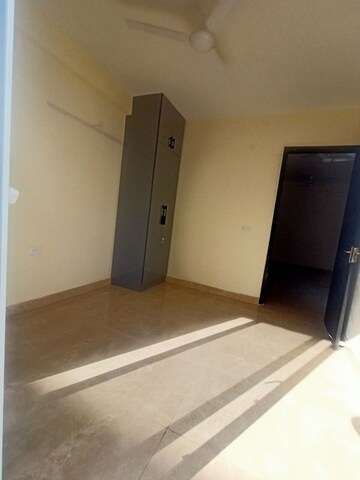 Room in 2 BHK Builder Floor at Signature Global Park 4 and 5, Sohna Sector 36 – for Rent