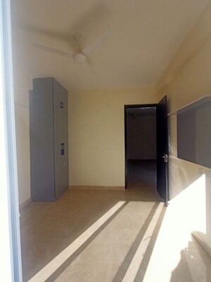 Room in 2 BHK Builder Floor at Signature Global Park 4 and 5, Sohna Sector 36 – for Rent