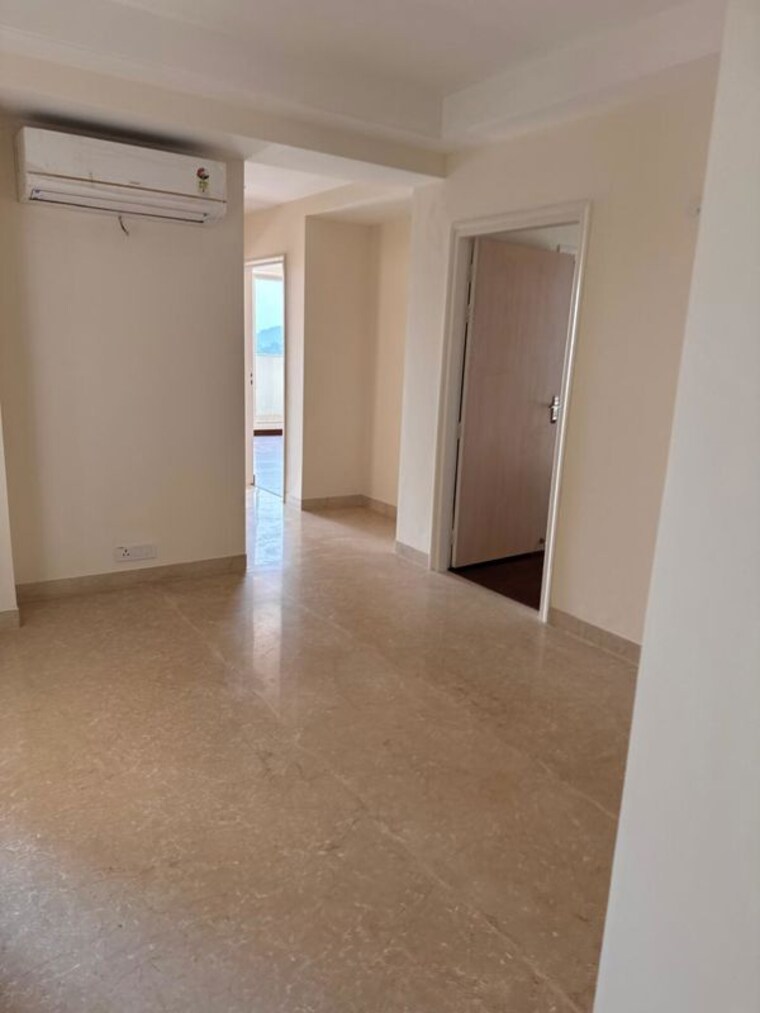 Room, gls-avenue-81 2.5 Bedroom 630 Sq.Ft. Apartment In Sector 81 Gurgaon 10013261