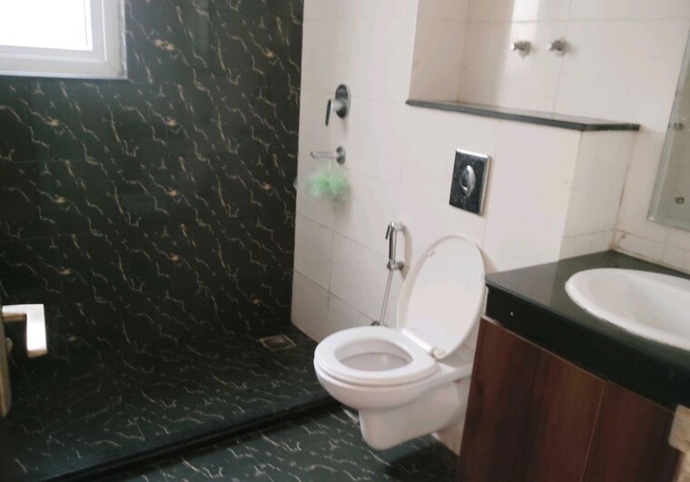 Bathroom, bptp-park-generations 3 Bedroom 1760 Sq.Ft. Apartment In Sector 37d Gurgaon 10013243