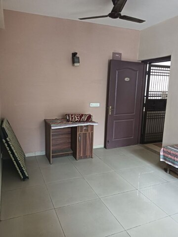 Room in 2 BHK Apartment at Stellar Jeevan, Sector 1 Greater Noida – for Rent