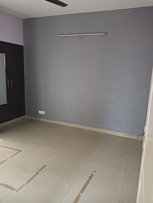 Room in 2 BHK Apartment at Stellar Jeevan, Sector 1 Greater Noida – for Rent